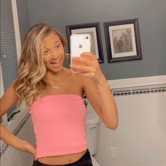 Meet your Posher, Naia - Picture 1 of 3